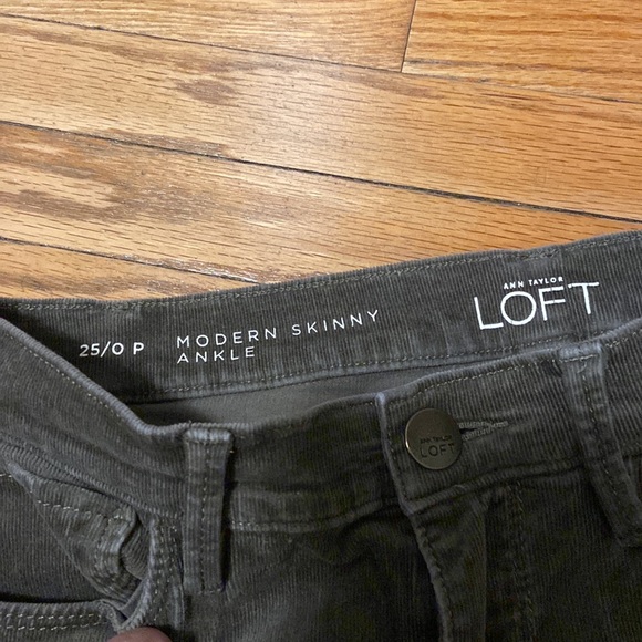 Ann Taylor LOFT skinny cord pants with zipper detail - Picture 3 of 3